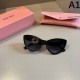 2025FW サングラス MIU MIU ミュウミュウ 着回し力抜群の万能デザイン