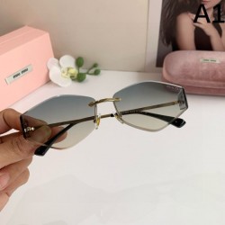 2025FW サングラス MIU MIU ミュウミュウ 今季マストの必須アイテム