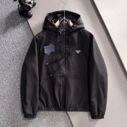 2025FW ジャケット PRADA プラダ 芸能人愛用の注目ジャケット