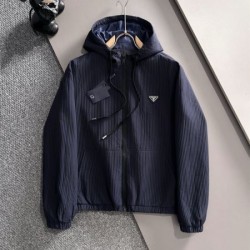 2025FW ジャケット PRADA プラダ 芸能人愛用の注目ジャケット