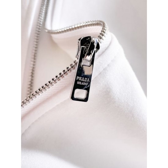 2025FW 上下セット PRADA プラダ トレンド感抜群のスタイリッシュデザイン