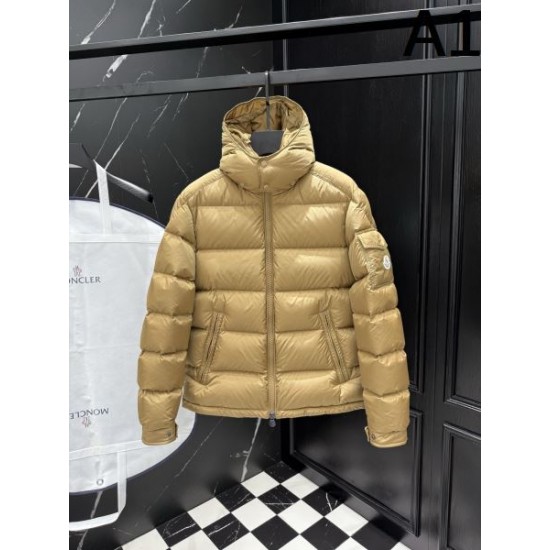 2025FW MONCLER モンクレール 定番人気の軽量モデル ダウンジャケット