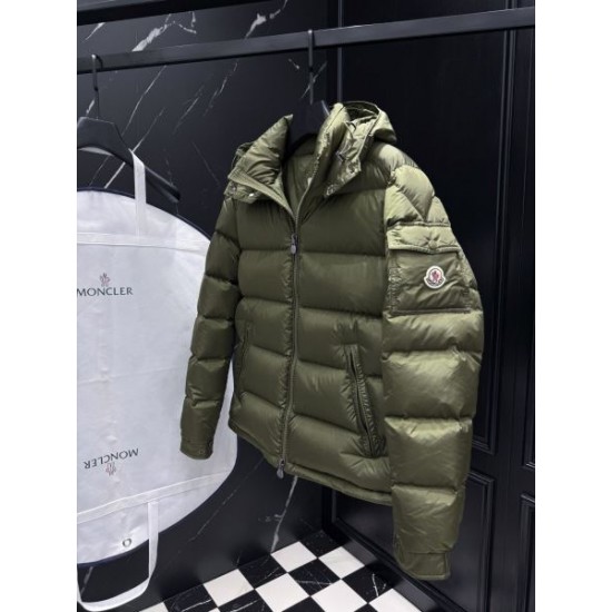 2025FW MONCLER モンクレール 定番人気の軽量モデル ダウンジャケット