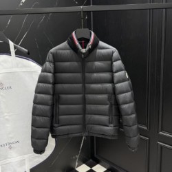 2025FW MONCLER モンクレール 足元まで注目の一着 ダウンジャケット