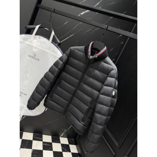 2025FW MONCLER モンクレール 足元まで注目の一着 ダウンジャケット