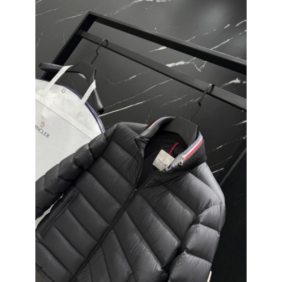 2025FW MONCLER モンクレール 足元まで注目の一着 ダウンジャケット