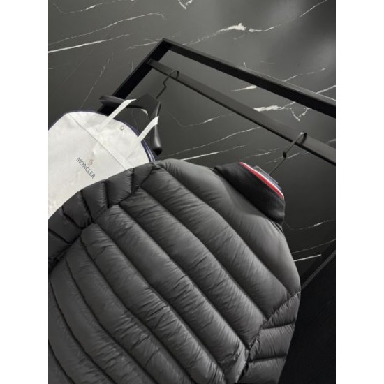 2025FW MONCLER モンクレール 足元まで注目の一着 ダウンジャケット