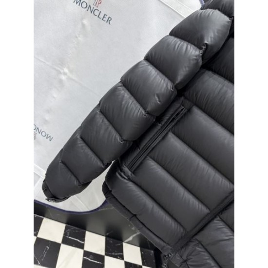 2025FW MONCLER モンクレール 足元まで注目の一着 ダウンジャケット