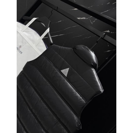 2025FW MONCLER モンクレール カジュアル映えデザイン ダウンジャケット