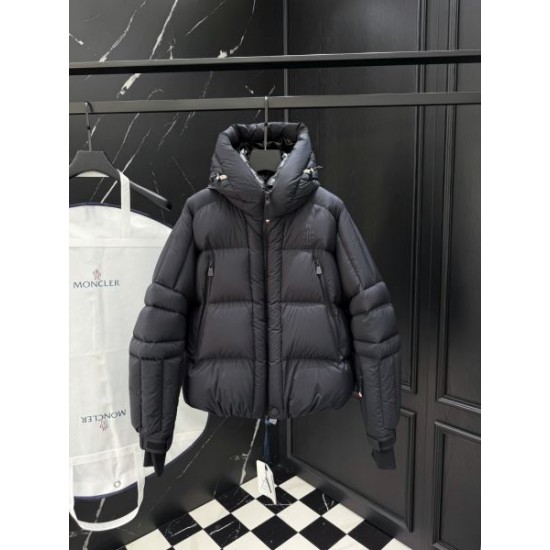 2025FW MONCLER モンクレール 贈り物にも最適な一着 ダウンジャケット
