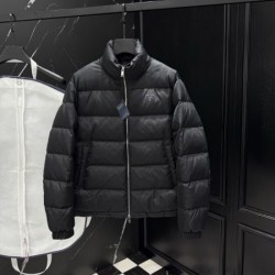 2025FW PRADA プラダ トレンド最前線モデル ダウンジャケット