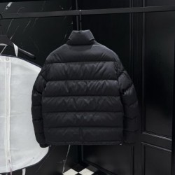 2025FW PRADA プラダ トレンド最前線モデル ダウンジャケット