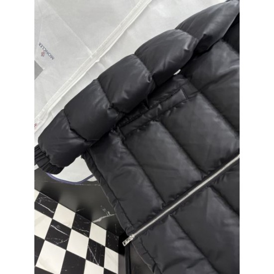 2025FW PRADA プラダ トレンド最前線モデル ダウンジャケット