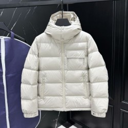 2025FW PRADA プラダ トレンド映えスタイル ダウンジャケット