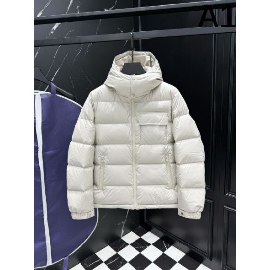 2025FW PRADA プラダ トレンド映えスタイル ダウンジャケット