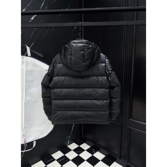2025FW PRADA プラダ トレンド映えスタイル ダウンジャケット