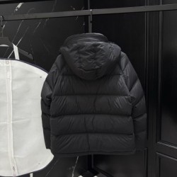 2025FW PRADA プラダ 高評価レビュー続出 ダウンジャケット