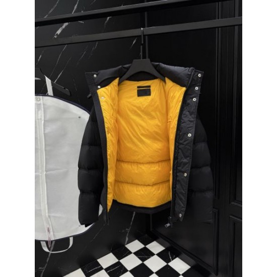 2025FW PRADA プラダ 高評価レビュー続出 ダウンジャケット