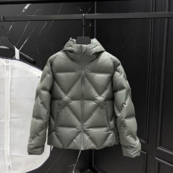 2025FW PRADA プラダ 海外支持率の高いモデル ダウンジャケット