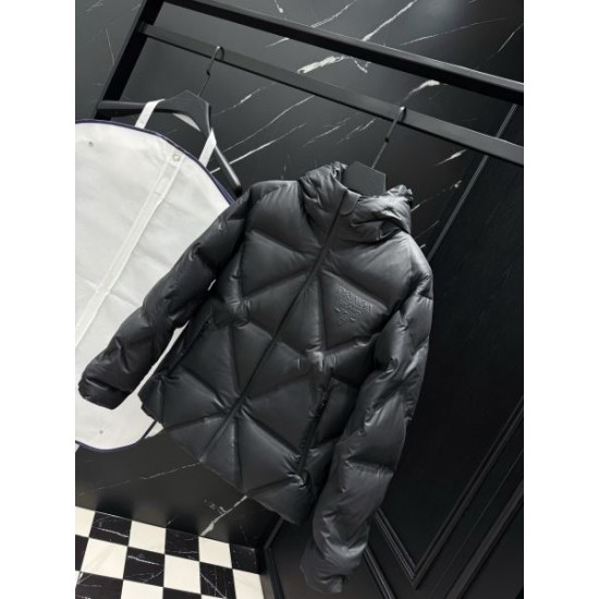 2025FW PRADA プラダ 海外支持率の高いモデル ダウンジャケット