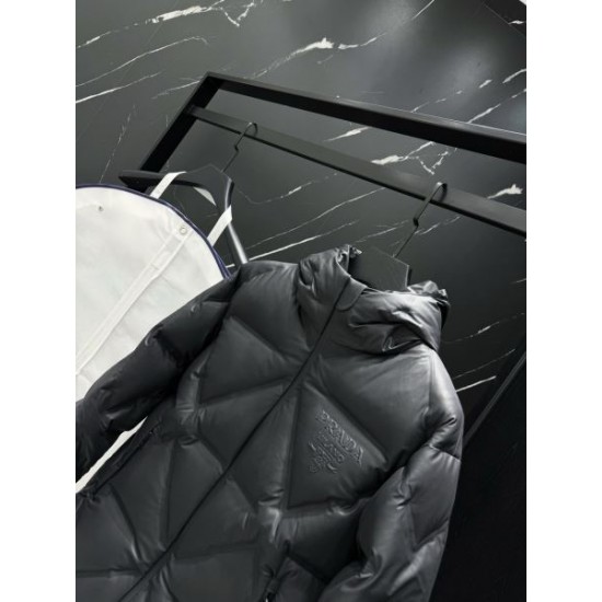 2025FW PRADA プラダ 海外支持率の高いモデル ダウンジャケット