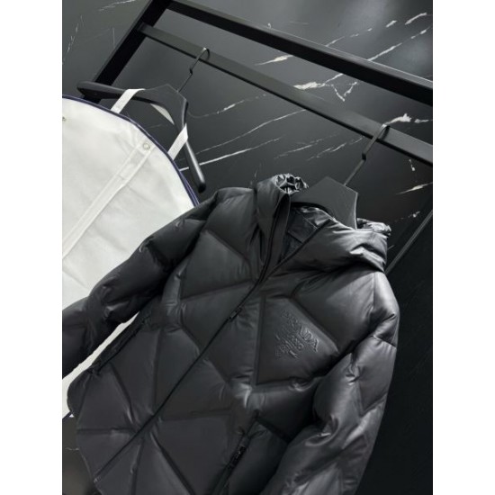 2025FW PRADA プラダ 海外支持率の高いモデル ダウンジャケット