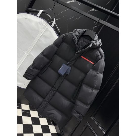 2025FW PRADA プラダ 大人の魅力際立つモデル ダウンジャケット