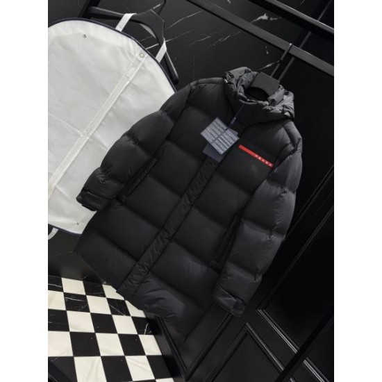 2025FW PRADA プラダ 大人の魅力際立つモデル ダウンジャケット