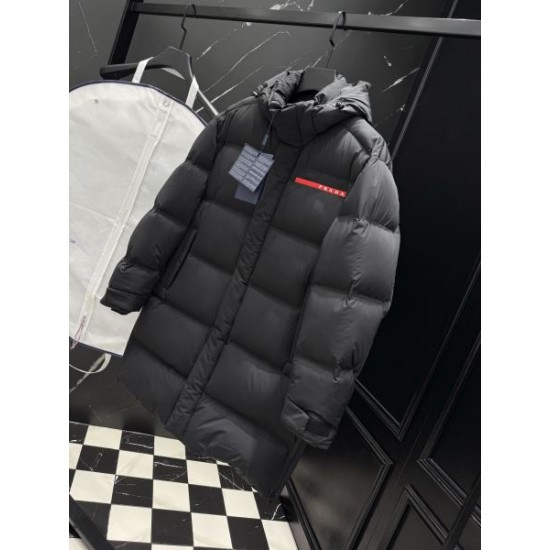 2025FW PRADA プラダ 大人の魅力際立つモデル ダウンジャケット