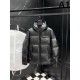 2025FW PRADA プラダ 印象深いデザイン ダウンジャケット