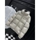 2025FW PRADA プラダ 印象深いデザイン ダウンジャケット