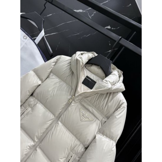 2025FW PRADA プラダ 印象深いデザイン ダウンジャケット