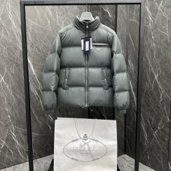 2025FW PRADA プラダ 新作限定・人気急上昇 ダウンジャケット