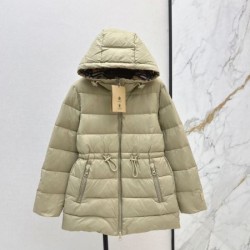 2025FW BURBERRY バーバリー カジュアル映えする着こなし ダウンジャケット