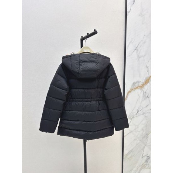2025FW BURBERRY バーバリー カジュアル映えする着こなし ダウンジャケット