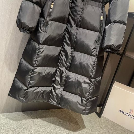 2025FW MONCLER モンクレール 今年らしい旬の着こなし ダウンジャケット