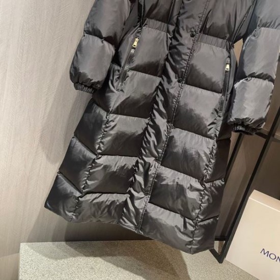 2025FW MONCLER モンクレール 今年らしい旬の着こなし ダウンジャケット