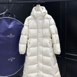 2025FW MONCLER モンクレール 自信を持っておすすめの一着 ダウンジャケット