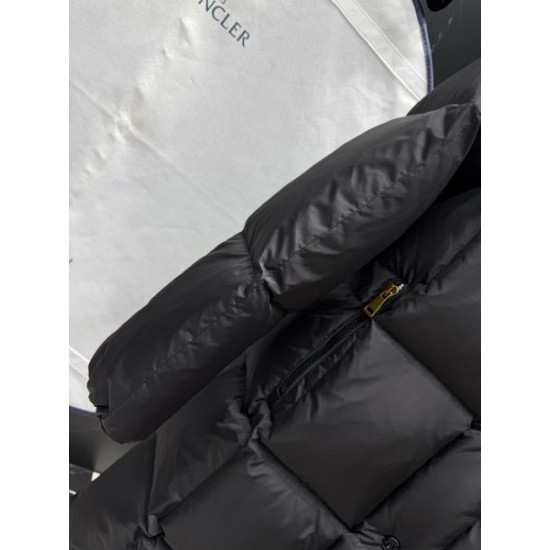 2025FW MONCLER モンクレール 人気急上昇の注目モデル ダウンジャケット