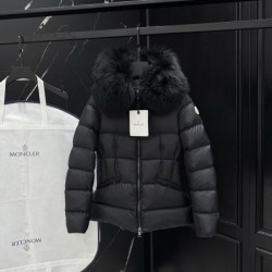 2025FW MONCLER モンクレール 今季セレブ愛用の新作 ダウンジャケット