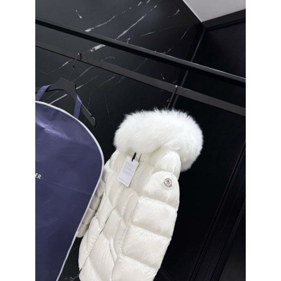 2025FW MONCLER モンクレール 今季セレブ愛用の新作 ダウンジャケット