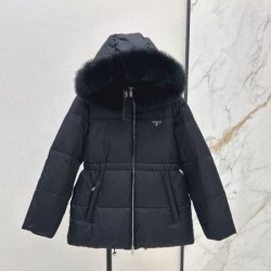 2025FW PRADA プラダ 注目度の高い最新モデル ダウンジャケット