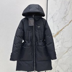2025FW PRADA プラダ 秋冬の最新アイテム ダウンジャケット