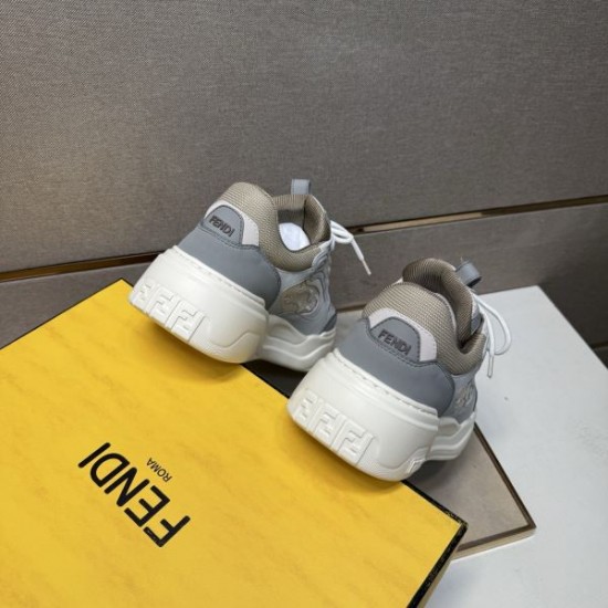 2025秋冬新作 FENDI フェンディ メンズ カジュアルシューズ 限定プリントが魅力