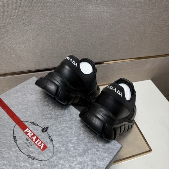 2025秋冬新作 PRADA プラダ メンズ スニーカー 冬シーズンの注目トレンド特集