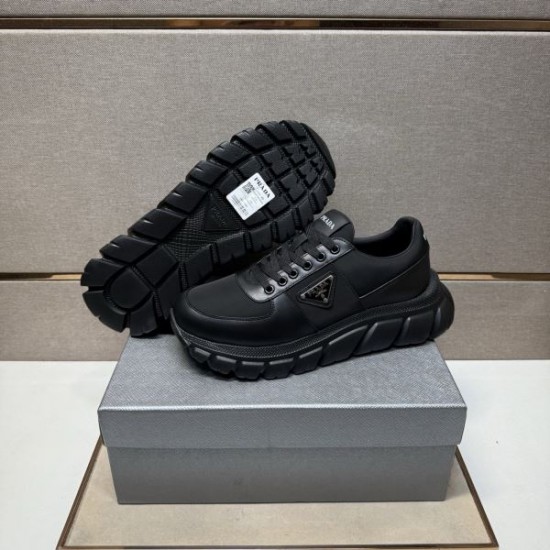 2025秋冬新作 PRADA プラダ メンズ スニーカー 冬シーズンの注目トレンド特集