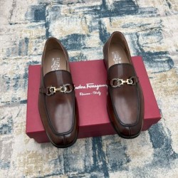 2025秋冬新作 FERRAGAMO サルヴァトーレ フェラガモ メンズ用 ビジネスシューズ 高評価続出の新作