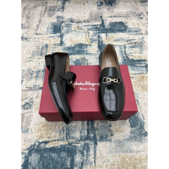 2025秋冬新作 FERRAGAMO サルヴァトーレ フェラガモ メンズ用 ビジネスシューズ 高評価続出の新作