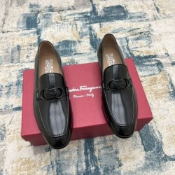 2025秋冬新作 FERRAGAMO サルヴァトーレ フェラガモ メンズ用 ビジネスシューズ トレンド感ある都会的スタイル