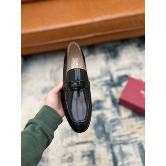 2025秋冬新作 FERRAGAMO サルヴァトーレ フェラガモ メンズ用 ビジネスシューズ トレンド感ある都会的スタイル